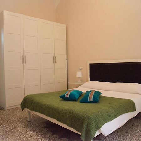 Beautiful And Spacious Apartment Next To Termini 10 Minutes From Coliseum Exterior foto