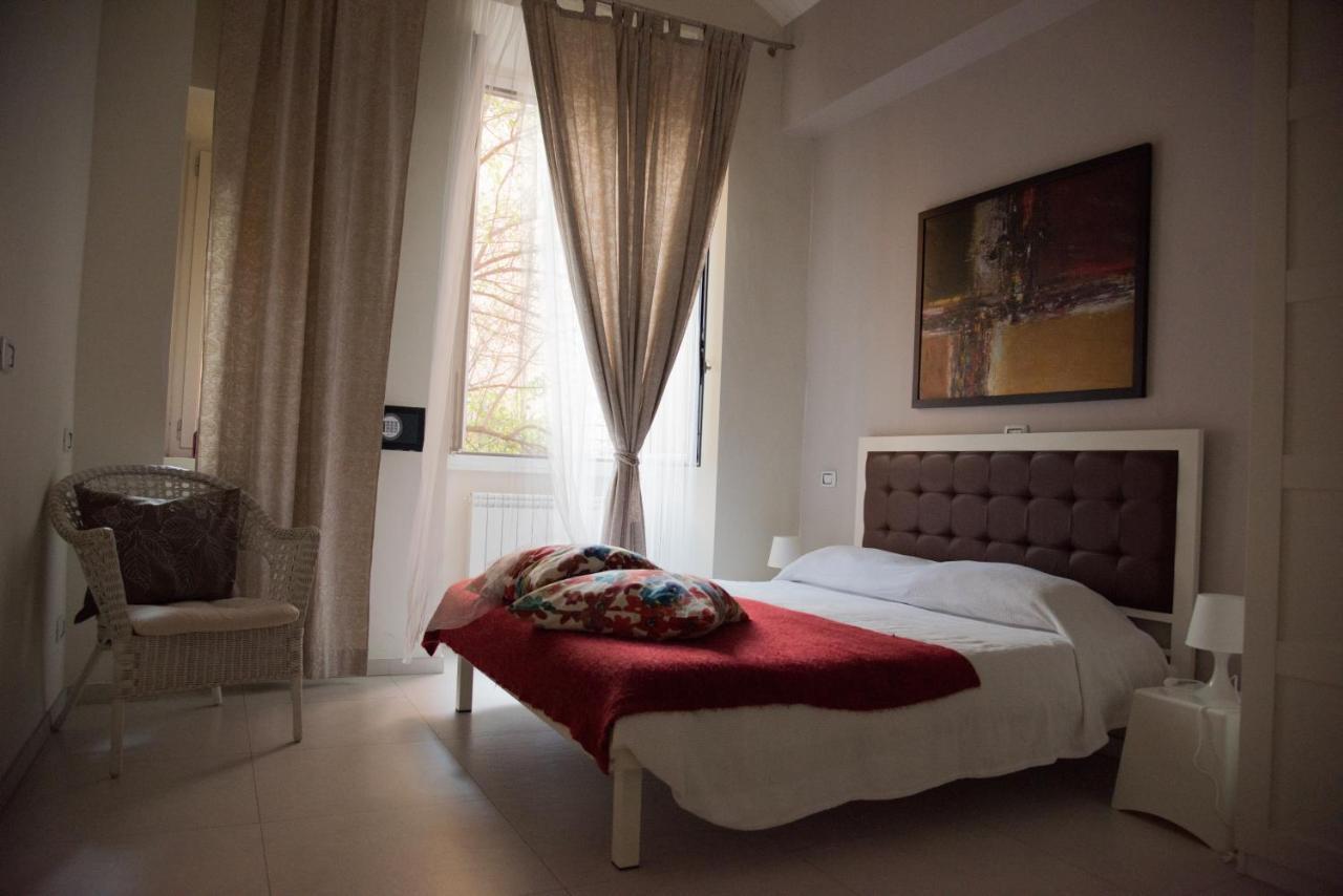 Beautiful And Spacious Apartment Next To Termini 10 Minutes From Coliseum Exterior foto